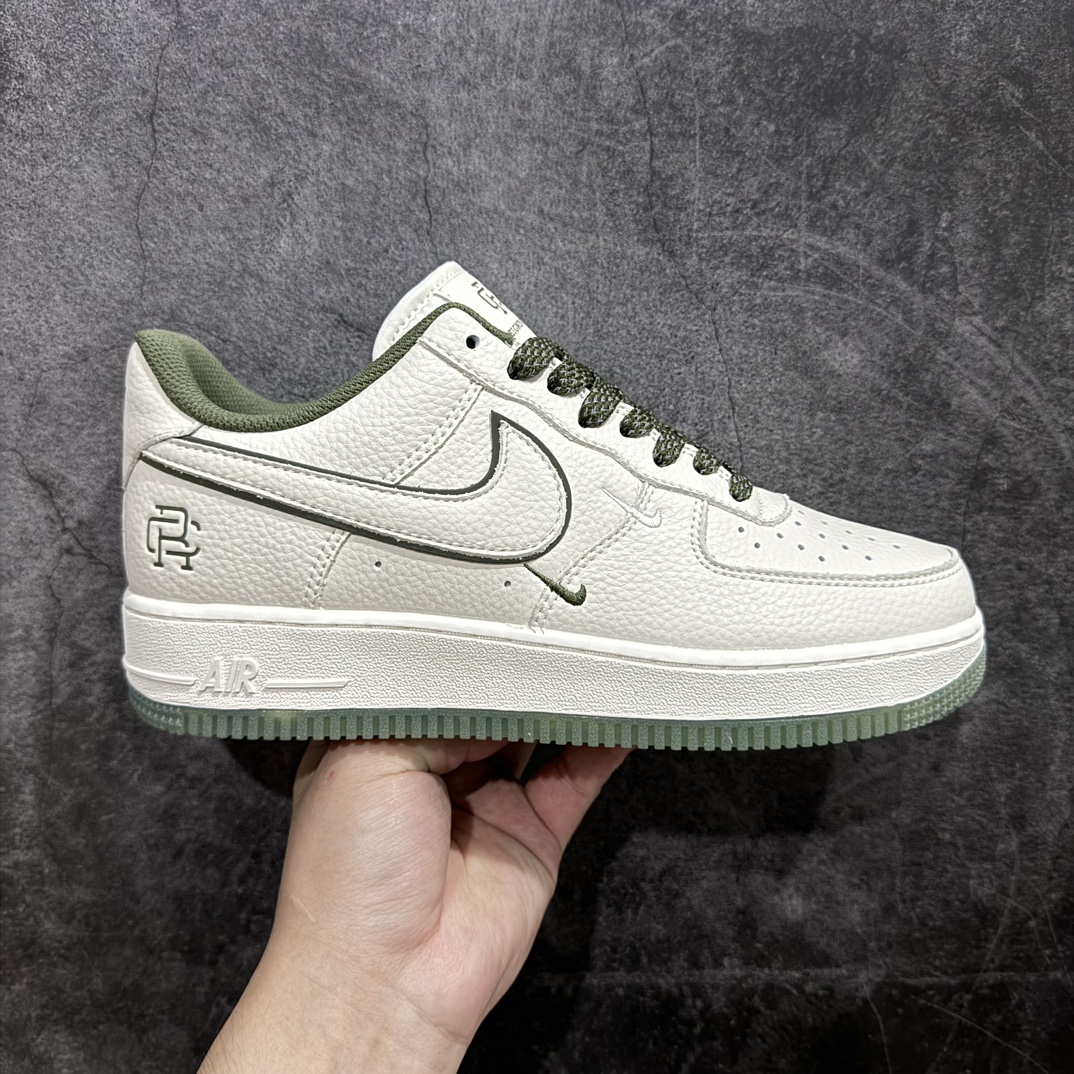 【公司级】海外限量发售 卫冕冠军联名款 Reigning Champ x Nike Air Force 1 \’07 满天星低帮空军一号休闲板鞋 定制皮料 3M反光 原楦原纸板 纯正版型 清洁度完美 内置全掌气垫 货号：RC2369-173 Size：36 36.5 37.5 38 38.5 39 40 40.5 41 42 42.5 43 44 44.5 45 编码：LF290300-鞋库