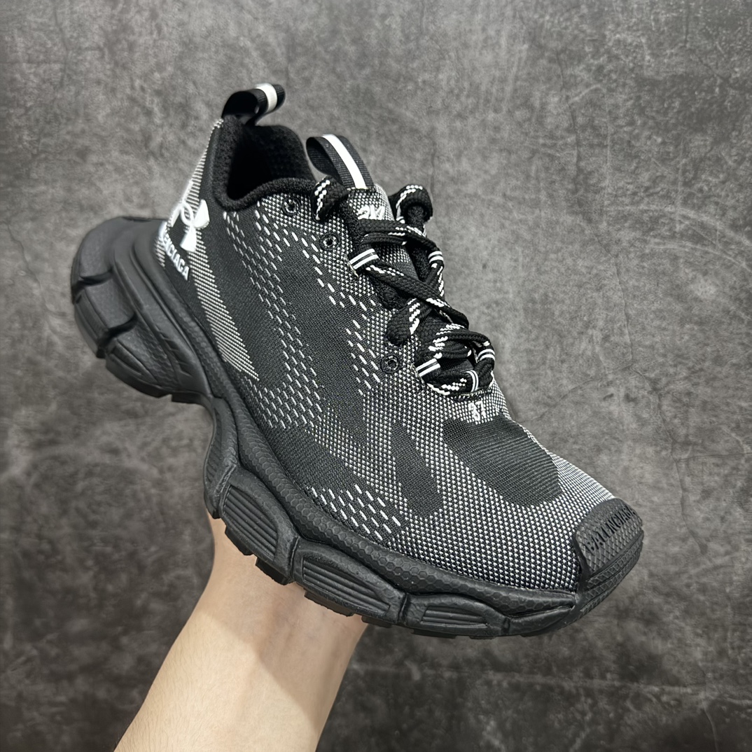 图片[3]-【XA版本】Under Armour x BALENCIAGA 3XL Sneakers安德玛联名 巴黎世家十代网布系带低帮走秀复古老爹鞋全套原纸板楦头开发 最原汁原味的灵魂版型全鞋荧光划线卡点 胶水把控整洁度追求极致完美每一双都是工艺品 多重QC质检 超越公司货的品控标准实实在在的免检产品 原盒原配 正确字体电绣 粗细、位置、大小正确 侧边TPU 透气孔匹配意产原版 正确分离大底 TPU软底 原版一致大底LOGO 立体感十足 原厂皮料水洗做旧 采购原厂网纱 不含皮革 网布材料和聚氨酯 磨损效果 鞋头边缘和后帮 Balenciaga 徽标 鞋面和后跟凸印尺码 鞋舌 3XL 橡胶品牌标识和反光细节 鞋帮拉袢和鞋舌拉祥 配反光细节 备用鞋带在鞋履前侧 可在穿着前取下 便于不同造型搭配 偏大一码 尺码：35 36 37 38 39 40  编码：DF390410-鞋库