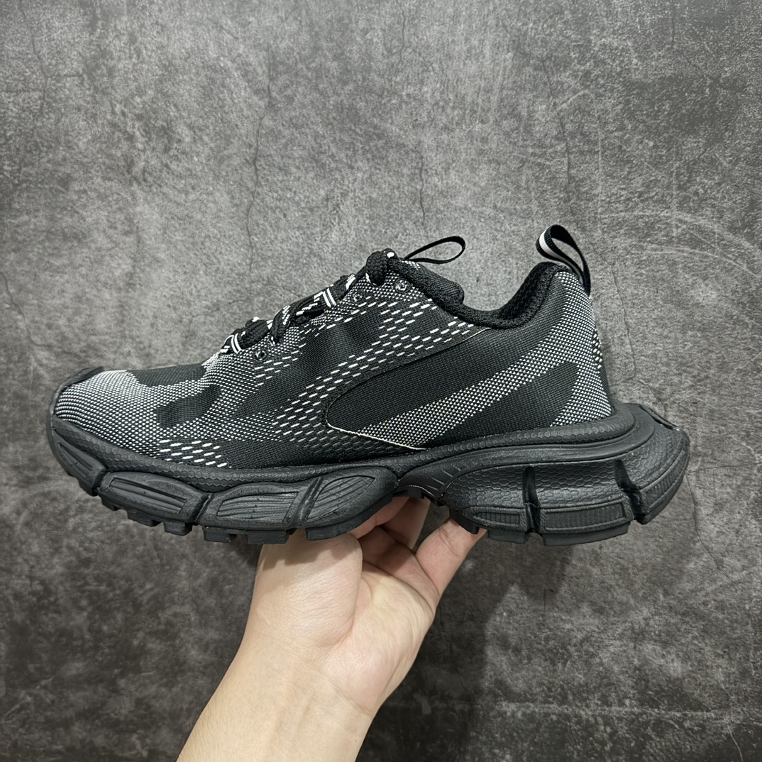 图片[2]-【XA版本】Under Armour x BALENCIAGA 3XL Sneakers安德玛联名 巴黎世家十代网布系带低帮走秀复古老爹鞋全套原纸板楦头开发 最原汁原味的灵魂版型全鞋荧光划线卡点 胶水把控整洁度追求极致完美每一双都是工艺品 多重QC质检 超越公司货的品控标准实实在在的免检产品 原盒原配 正确字体电绣 粗细、位置、大小正确 侧边TPU 透气孔匹配意产原版 正确分离大底 TPU软底 原版一致大底LOGO 立体感十足 原厂皮料水洗做旧 采购原厂网纱 不含皮革 网布材料和聚氨酯 磨损效果 鞋头边缘和后帮 Balenciaga 徽标 鞋面和后跟凸印尺码 鞋舌 3XL 橡胶品牌标识和反光细节 鞋帮拉袢和鞋舌拉祥 配反光细节 备用鞋带在鞋履前侧 可在穿着前取下 便于不同造型搭配 偏大一码 尺码：35 36 37 38 39 40  编码：DF390410-鞋库