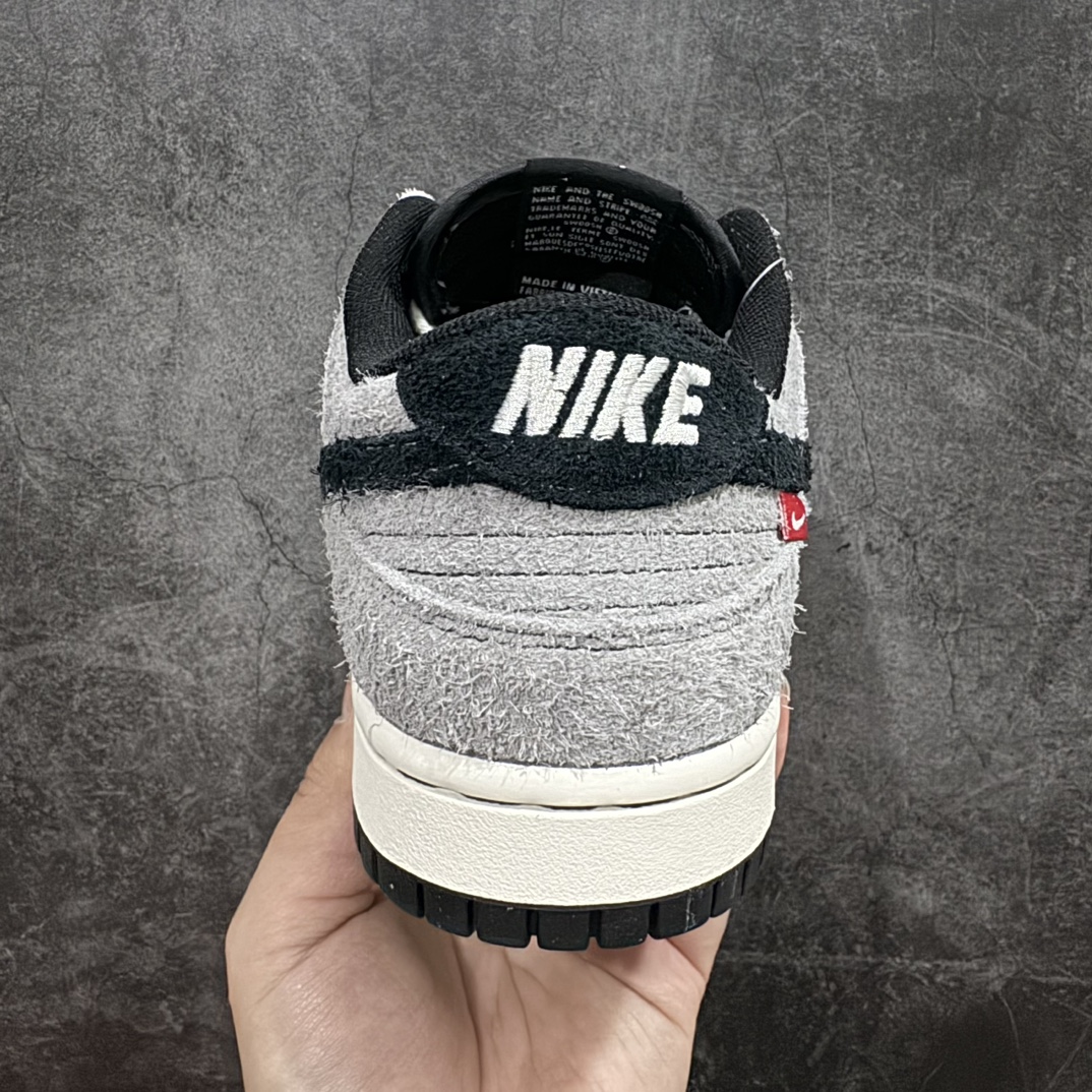 图片[4]-【定制版】Nk SB Dunk Low 斯图西系列-战斗灰黑勾勾 周年高端定制 低帮休闲板鞋 MM1089-027rn#定制鞋盒 大厂纯原品质出货 超高清洁度 皮料切割干净无任何毛边 细节完美 r 尺码：36 36.5 37.5 38 38.5 39 40 40.5 41 42 42.5 43 44 44.5 45 编码：HXS320340-鞋库