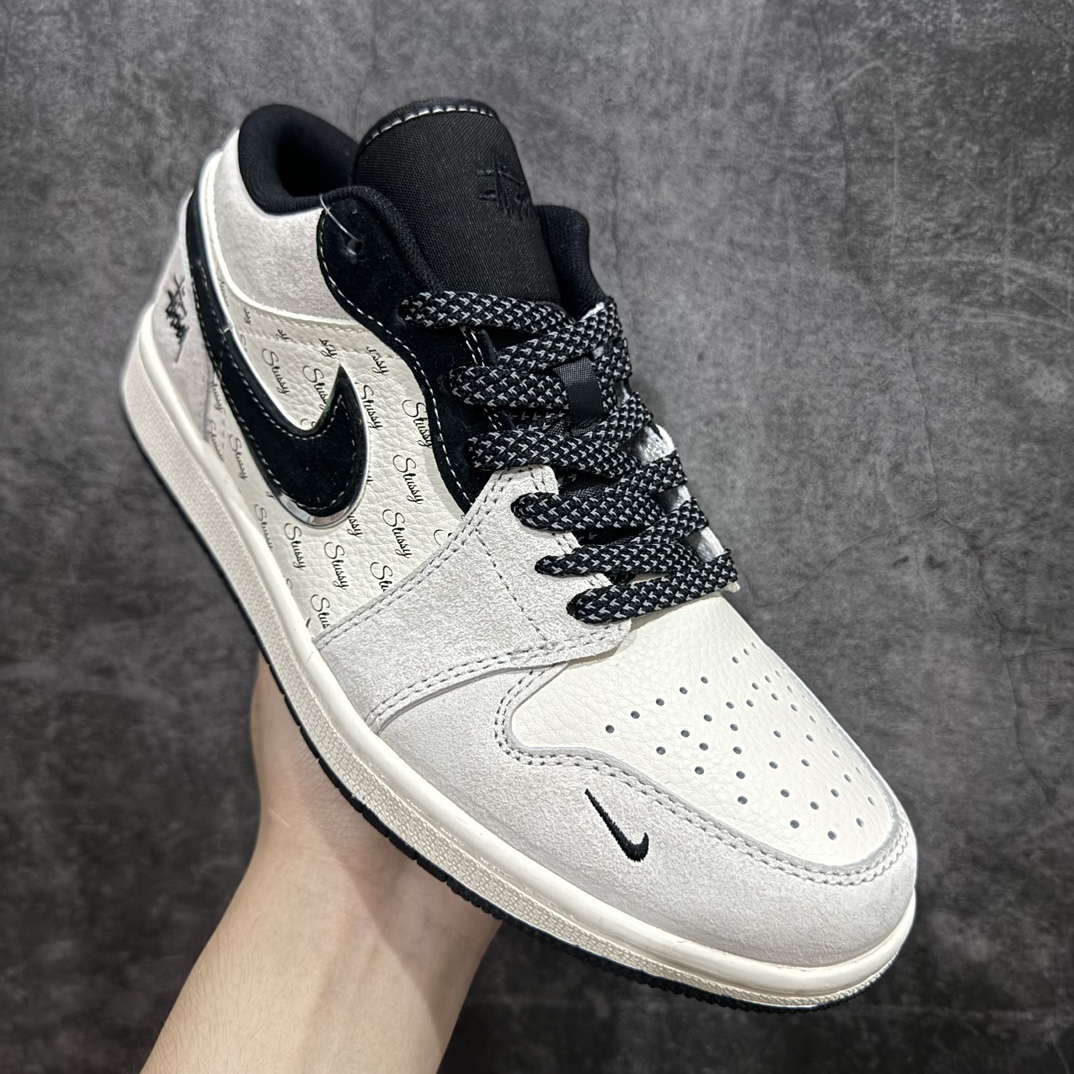 图片[3]-【定制版】Air Jordan 1 Low AJ1 乔1 斯图西联名-银边黑勾 高端定制 低帮复古篮球鞋 SJ9950-026rn#定制鞋盒 大厂纯原品质出货 超高清洁度 皮料切割干净无任何毛边 细节完美 r 尺码：36 36.5 37.5 38 38.5 39 40 40.5 41 42 42.5 43 44 44.5 45  编码：HXS320340-鞋库