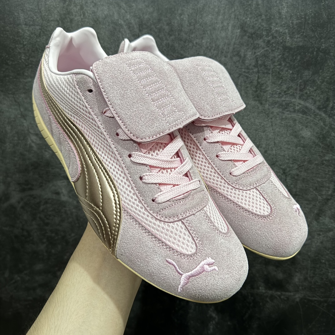 【正确版】Open YY x Puma 彪马联名设计师品牌运动鞋 长鞋舌可拆卸粉色nn完美版型 品质细节秒杀市场通货版本，欢迎对比pk💪🏻n被🇰🇷博主种草的puma复古speedcat鞋型回归和open yy联名整活它独特且漂亮，因为它是绒面革＋网状材料。尖头且可拆卸的舌头！无论戴上还是脱下都很可爱。n鞋面材质：原版定制牛反绒n鞋里材质：羊皮n鞋底材质：原版耐磨橡胶防滑底 尺码：35-45 编码：NM220340-鞋库