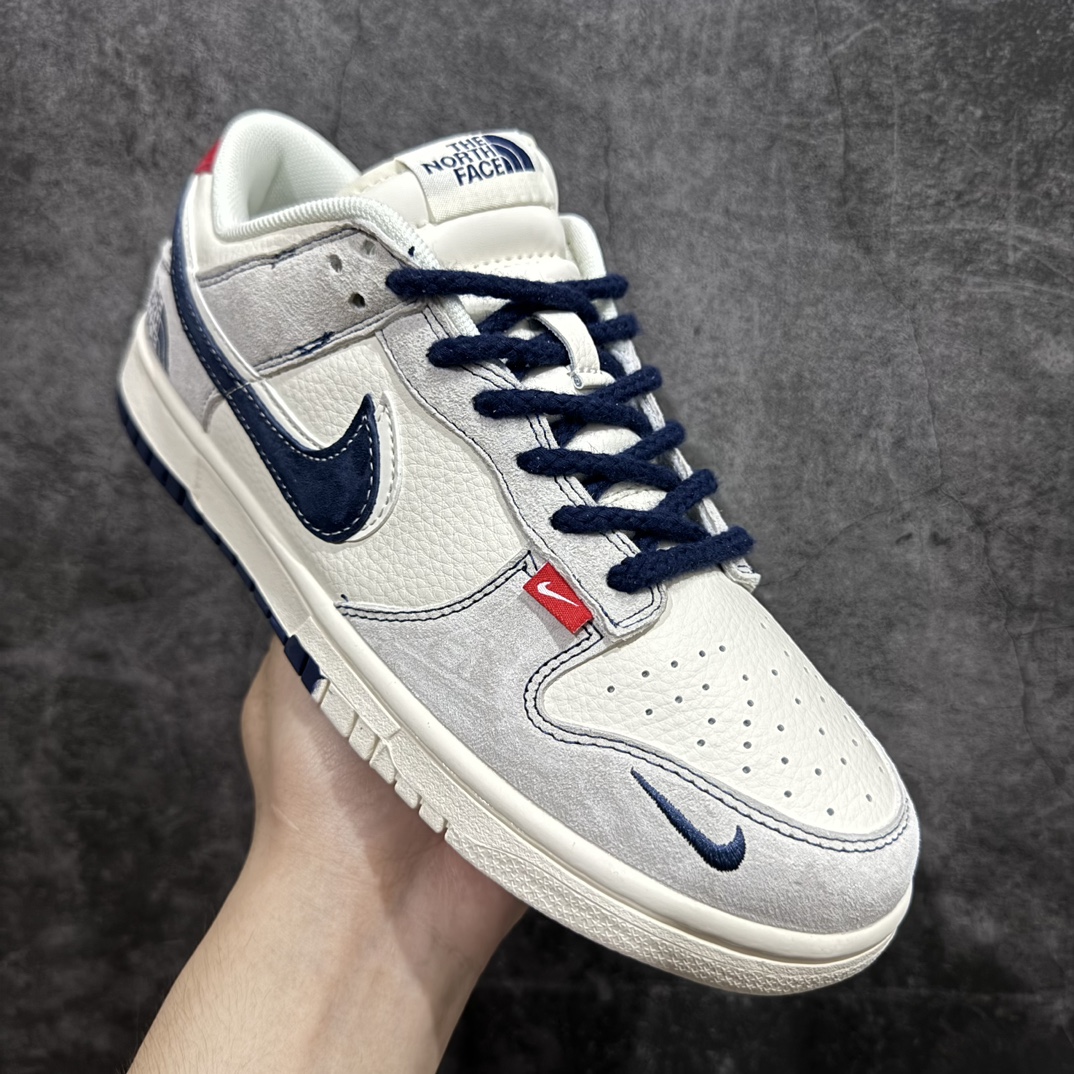 图片[3]-【定制版】Nk SB Dunk Low 北面联名-灰猪八藏蓝勾 周年高端定制 低帮休闲板鞋 SJ1089-012n#定制鞋盒 大厂纯原品质出货 超高清洁度 皮料切割干净无任何毛边 细节完美  尺码：36 36.5 37.5 38 38.5 39 40 40.5 41 42 42.5 43 44 44.5 45 编码：FS240260-鞋库