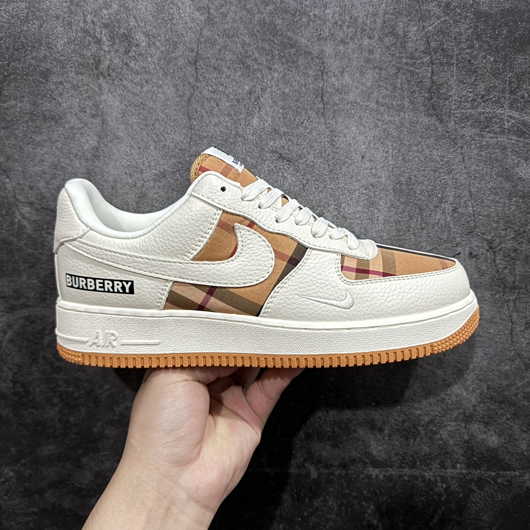 【定制版】Nk Air Force 1\’07 Low 巴宝莉联名-米白黄格 空军一号低帮休闲板鞋 DF0180-006rn#原楦头原纸板 原装鞋盒 定制五金配件 内置全掌气垫 原厂鞋底 r 尺码：36 36.5 37.5 38 38.5 39 40 40.5 41 42 42.5 43 44 44.5 45 编码：HXS310320-鞋库