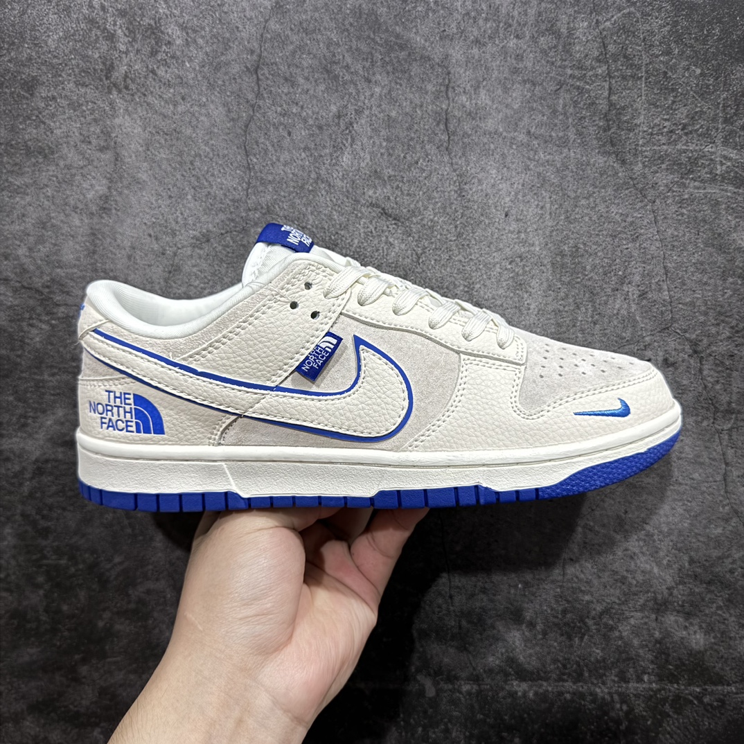 【定制版】Nk SB Dunk Low 北面联名-米白白蓝勾 周年高端定制 低帮休闲板鞋 KK1333-007rn#定制鞋盒 大厂纯原品质出货 超高清洁度 皮料切割干净无任何毛边 细节完美 r 尺码：36 36.5 37.5 38 38.5 39 40 40.5 41 42 42.5 43 44 44.5 45  编码：HXS320340-鞋库