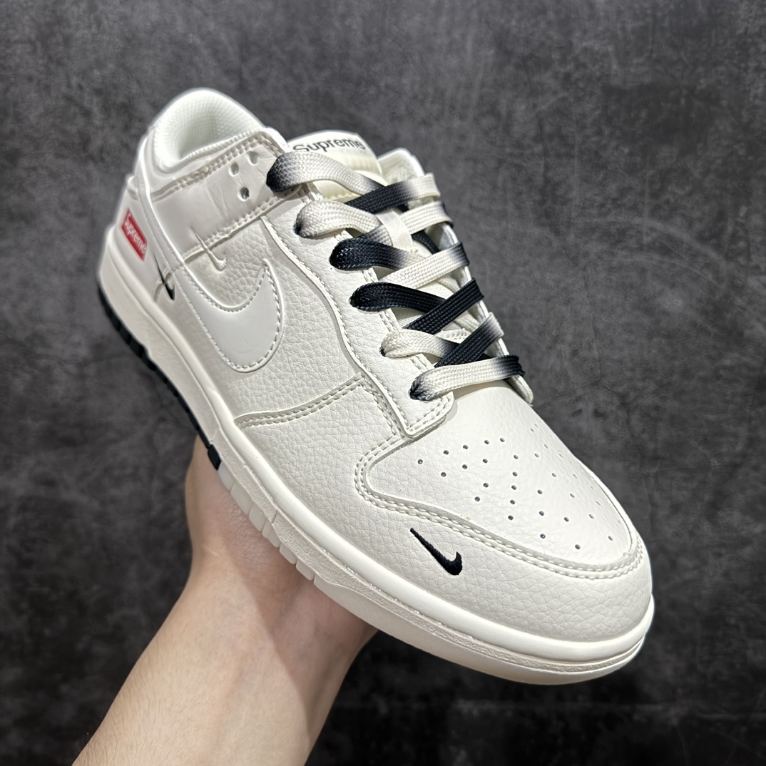 图片[3]-【定制版】Nk SB Dunk Low Supreme联名-双勾双拼 周年高端定制 低帮休闲板鞋 BB8675-112rn#定制鞋盒 大厂纯原品质出货 超高清洁度 皮料切割干净无任何毛边 细节完美 r 尺码：36 36.5 37.5 38 38.5 39 40 40.5 41 42 42.5 43 44 44.5 45  编码：HXS320340-鞋库