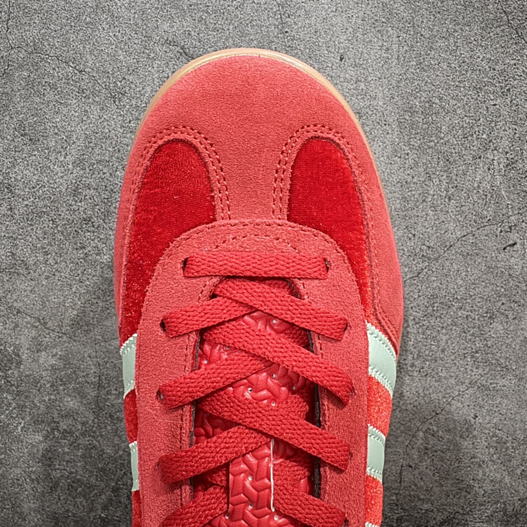 图片[5]-【Top纯原版】阿迪达斯Adidas Gazelle Indoor Trainers 羚羊内训系列低帮复古德训风百搭休闲运动板鞋“猩红浅绿天鹅绒生胶底”IG6786n男女鞋真标半码制n升级原楦原纸版数据开发n采用固色翻毛皮组合天鹅绒布鞋面材质n内环保海玻璃人体工学鞋垫 全新开发耐磨标准橡胶大底❗️n 尺码：36 36⅔ 37⅓ 38 38⅔ 39⅓ 40 40⅔ 41⅓ 42 42⅔ 43⅓ 44 44⅔ 45 编码：TO240260-鞋库