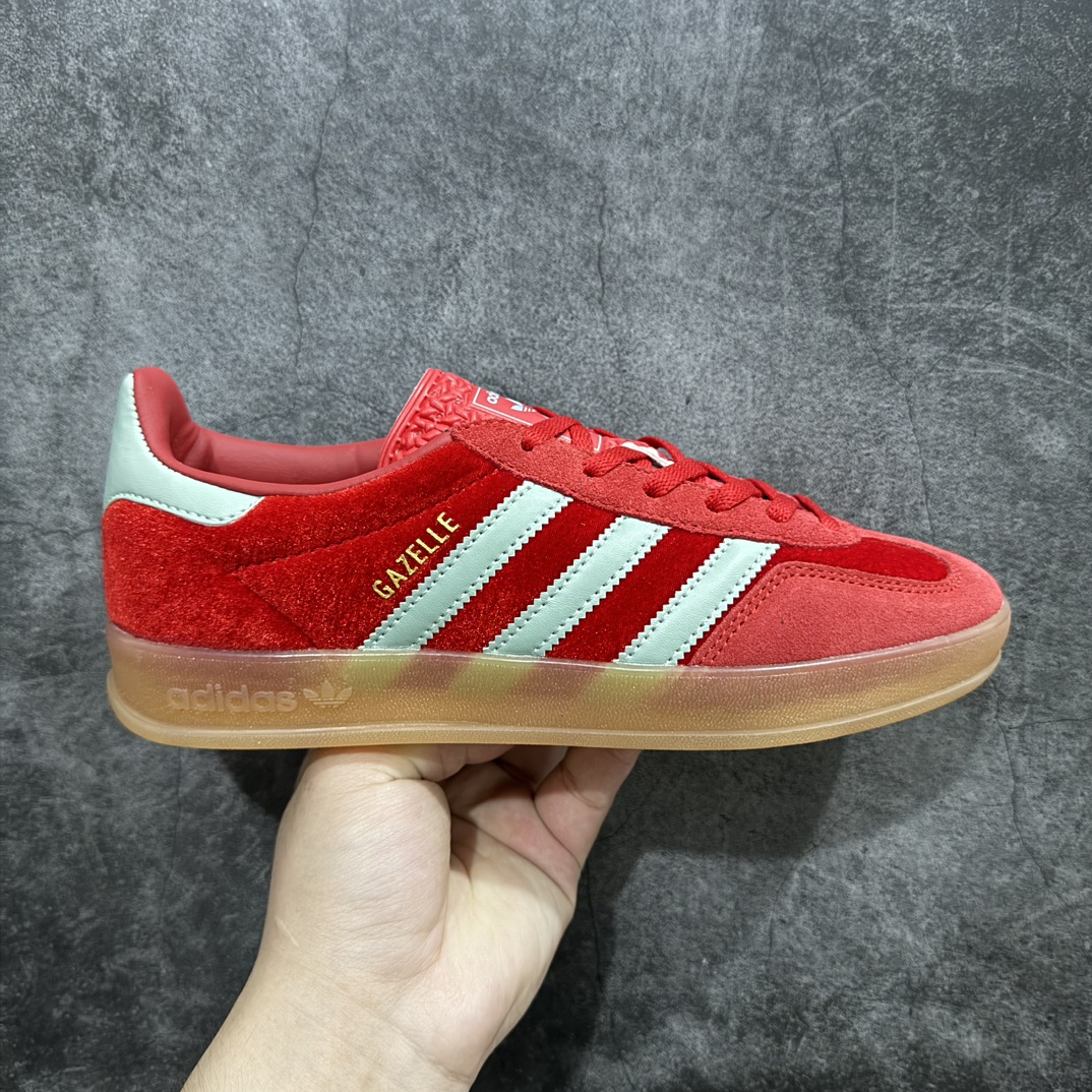 【Top纯原版】阿迪达斯Adidas Gazelle Indoor Trainers 羚羊内训系列低帮复古德训风百搭休闲运动板鞋“猩红浅绿天鹅绒生胶底”IG6786n男女鞋真标半码制n升级原楦原纸版数据开发n采用固色翻毛皮组合天鹅绒布鞋面材质n内环保海玻璃人体工学鞋垫 全新开发耐磨标准橡胶大底❗️n 尺码：36 36⅔ 37⅓ 38 38⅔ 39⅓ 40 40⅔ 41⅓ 42 42⅔ 43⅓ 44 44⅔ 45 编码：TO240260-鞋库