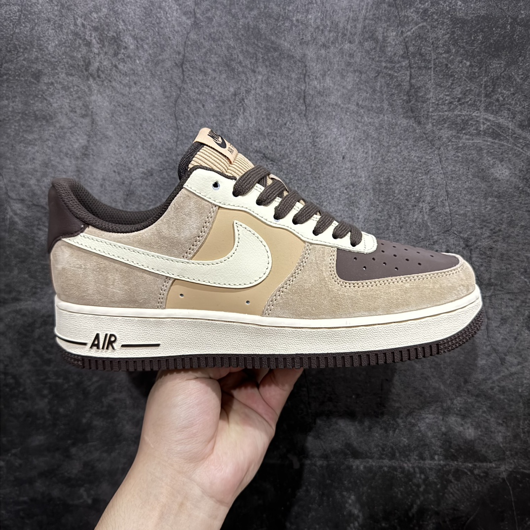 【公司级】Nike Air Force1  全新配色n#原楦头原纸板  打造纯正空军版型n#专注外贸渠道  全掌内置蜂窝气垫n#原盒配件 原厂中底钢印、拉帮完美 货号：FB8878-200 尺码：36 36.5 37.5 38 38.5 39 40 40.5 41 42 42.5 43 44 45 编码：CC230240-鞋库