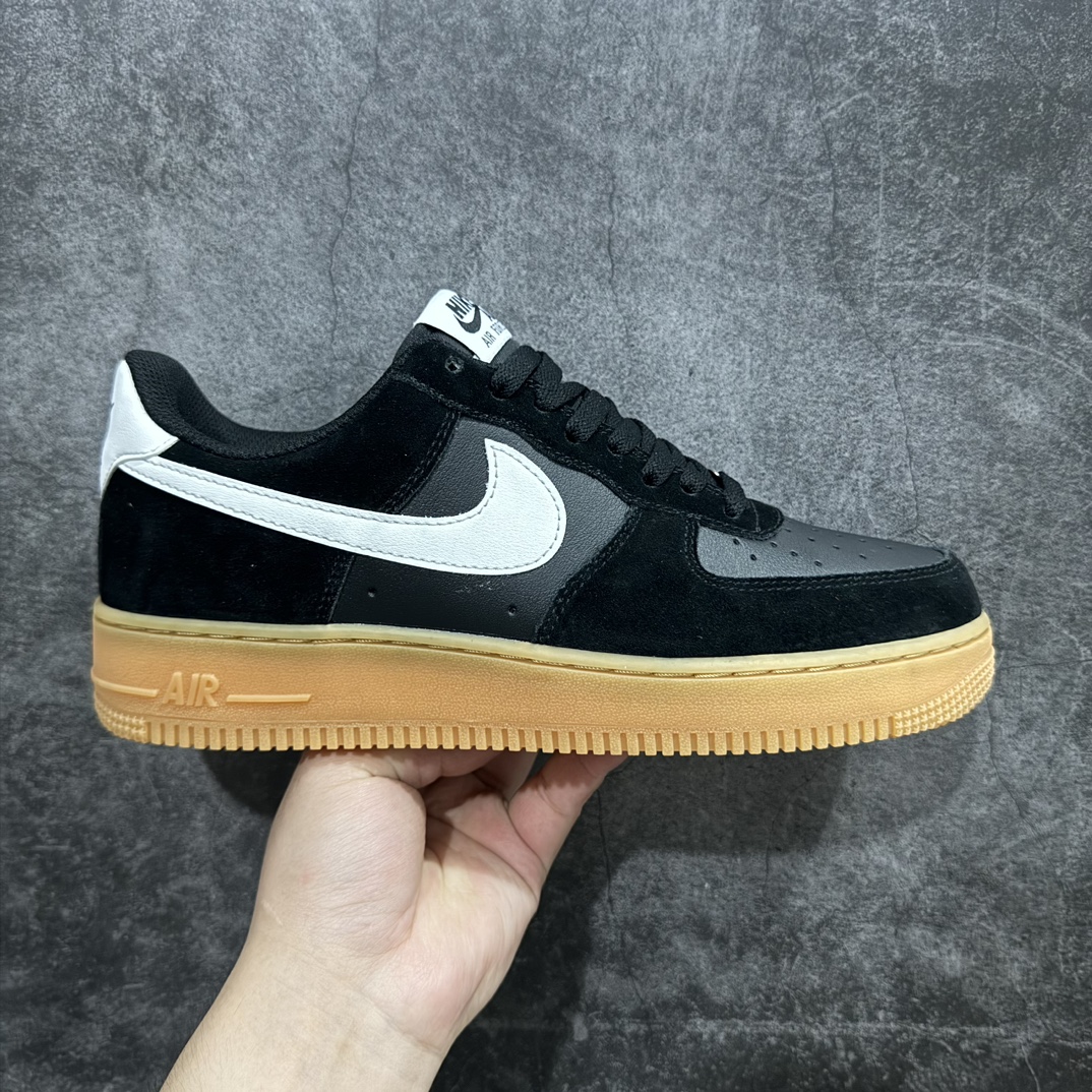 【公司级】Nike Air Force 1 \’07 Low 原楦头原纸板 打造纯正空军版型 #专注外贸渠道  全掌内置蜂窝气垫 #原盒配件 原厂中底钢印、拉帮完美  官方同步上架 货号：FQ8714-004nSIZE：36 36.5 37.5 38 38.5 39 40 40.5 41 42 42.5 43 44 44.5 45 编码：LF250260-鞋库