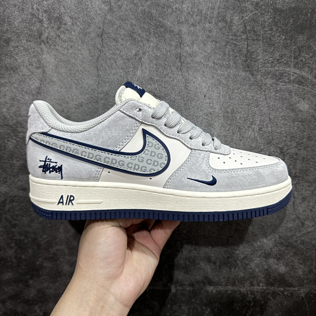 Nk Air Force 1\’07 Low 斯图西联名-灰猪八蓝底 空军一号低帮休闲板鞋 XZ3318-028rn#原楦头原纸板 原装鞋盒 内置全掌气垫 原厂鞋底 r 尺码：36 36.5 37.5 38 38.5 39 40 40.5 41 42 42.5 43 44 44.5 45 编码：HXS310320-鞋库