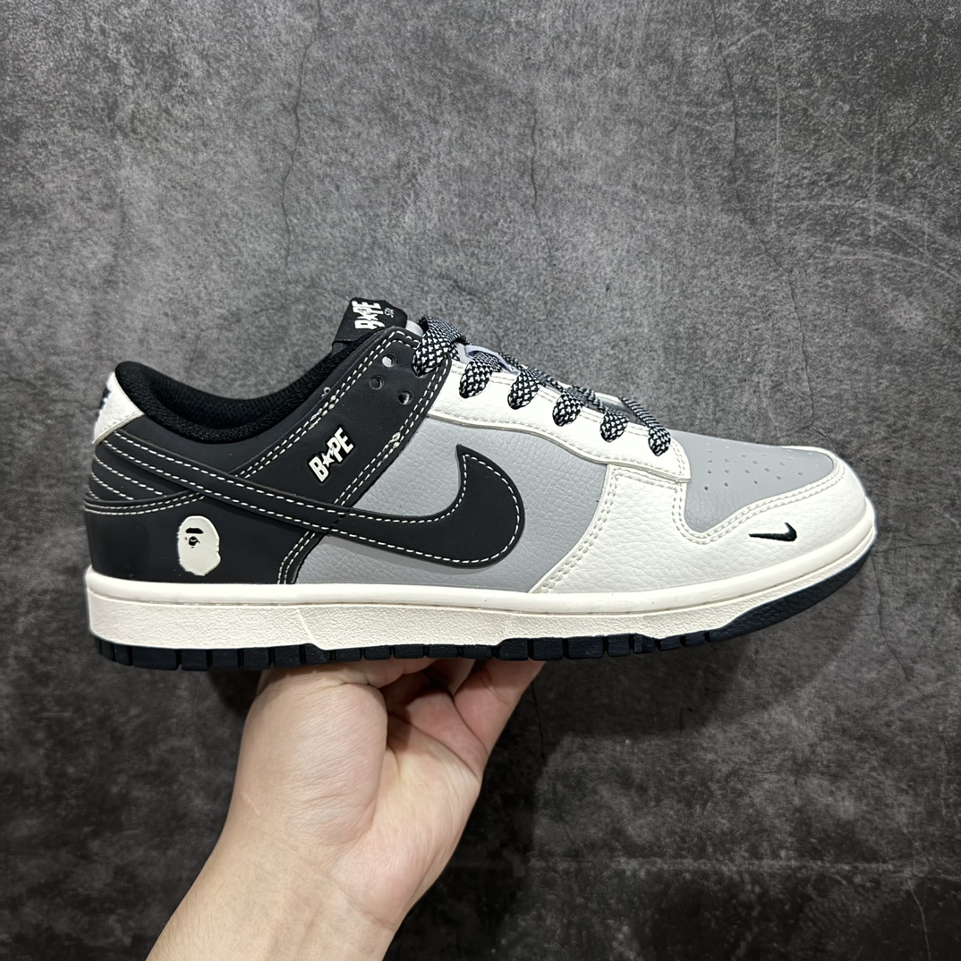 【定制版】Nk SB Dunk Low Bape联名-白灰黑 周年高端定制 低帮休闲板鞋 BB8969-007rn#定制鞋盒 大厂纯原品质出货 超高清洁度 皮料切割干净无任何毛边 细节完美 r 尺码：36 36.5 37.5 38 38.5 39 40 40.5 41 42 42.5 43 44 44.5 45 编码：HXS320340-鞋库