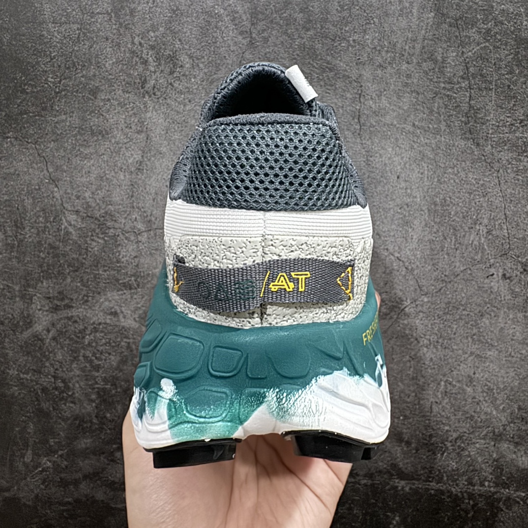 图片[4]-【公司级】New Balance NB Fresh Foam X More Trail SE 新百伦NB 系列超轻量化低帮休闲运动慢跑鞋n采用超轻透气3D针织网眼材料结构鞋面及打印Logo细节 中底嵌入FuelCell轻量化技术组合 网面鞋面设计 运动清爽透气 赤足感受 撞色设计细节控的惊喜 精细看得见 FUEL CELL避震中底 通过将液态氮快速填充进泡棉的方式 打造出具有高弹、轻质、 持久的中底货号：MTMORLW3 尺码：36 37 38 39.5 40 40.5 41.5 42 42.5 43 44 45 编码：WE230250-鞋库