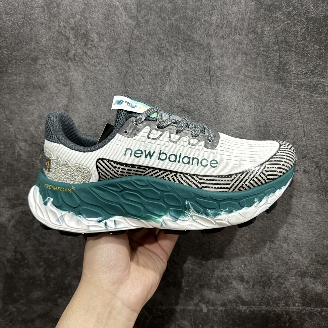 【公司级】New Balance NB Fresh Foam X More Trail SE 新百伦NB 系列超轻量化低帮休闲运动慢跑鞋n采用超轻透气3D针织网眼材料结构鞋面及打印Logo细节 中底嵌入FuelCell轻量化技术组合 网面鞋面设计 运动清爽透气 赤足感受 撞色设计细节控的惊喜 精细看得见 FUEL CELL避震中底 通过将液态氮快速填充进泡棉的方式 打造出具有高弹、轻质、 持久的中底货号：MTMORLW3 尺码：36 37 38 39.5 40 40.5 41.5 42 42.5 43 44 45 编码：WE230250-鞋库