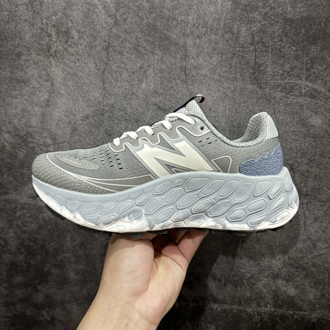 图片[2]-【公司级】New Balance NB Fresh Foam X More Trail SE 新百伦NB 系列超轻量化低帮休闲运动慢跑鞋n采用超轻透气3D针织网眼材料结构鞋面及打印Logo细节 中底嵌入FuelCell轻量化技术组合 网面鞋面设计 运动清爽透气 赤足感受 撞色设计细节控的惊喜 精细看得见 FUEL CELL避震中底 通过将液态氮快速填充进泡棉的方式 打造出具有高弹、轻质、 持久的中底货号：MTMORNM1 尺码：36 37 38 39.5 40 40.5 41.5 42 42.5 43 44 45 编码：WE230250-鞋库