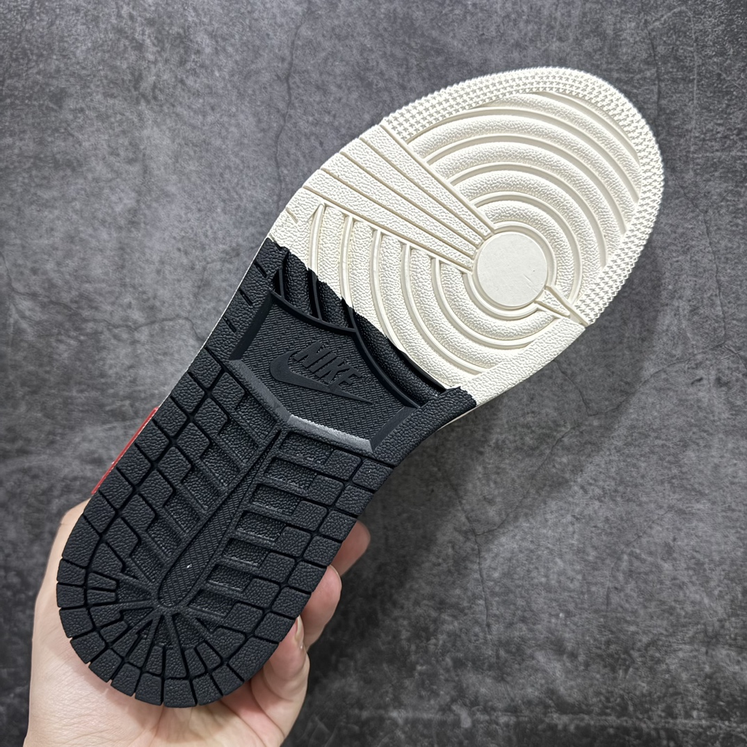 图片[9]-【定制版】Air Jordan 1 Low AJ1 乔1 斯图西联名-黑白双拼红标 高端定制 低帮复古篮球鞋 SJ9950-033rn#定制鞋盒 大厂纯原品质出货 超高清洁度 皮料切割干净无任何毛边 细节完美 r 尺码：36 36.5 37.5 38 38.5 39 40 40.5 41 42 42.5 43 44 44.5 45  编码：HXS320340-鞋库