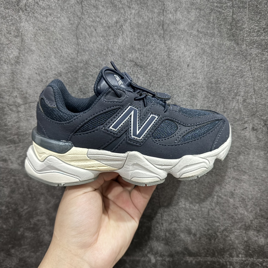 【纯原版】童鞋 New Balance NB 9060系列 新百伦魔术扣童鞋 PV9060NVrn#亲子必备款 独家私模开发 原厂麂皮材质 原数据原档案比对原鞋rn#全套原楦原模倾力打造完美版型 鞋头坡度极致还原 无解鞋型 原盒原配r 尺码：28 29 30 31 32.5 33.5 34 35  编码：JP220240-鞋库