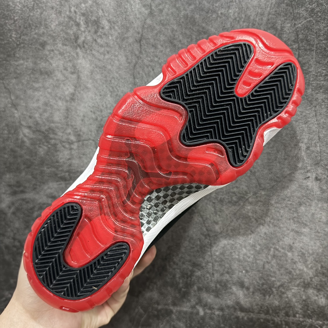 图片[9]-【外贸纯原】耐克Nike Air Jordan 11 Retro\”Bred Velvet \”AJ11代迈克尔·乔丹高帮运动文化篮球鞋“黑红公牛丝绒”DB5457-061n男女鞋真标半码制n升级原楦原纸版数据开发版型n采用丝绒面料鞋面材质n搭载原厂碳纤维缓震中 还原ZP细节n原厂流水成型工艺n厂级拉帮注胶效果❗️ 尺码：36 36.5 37.5 38 38.5 39 40.5 41 42 42.5 43 44 44.5 45 46 47.5 编码：X10380420-鞋库