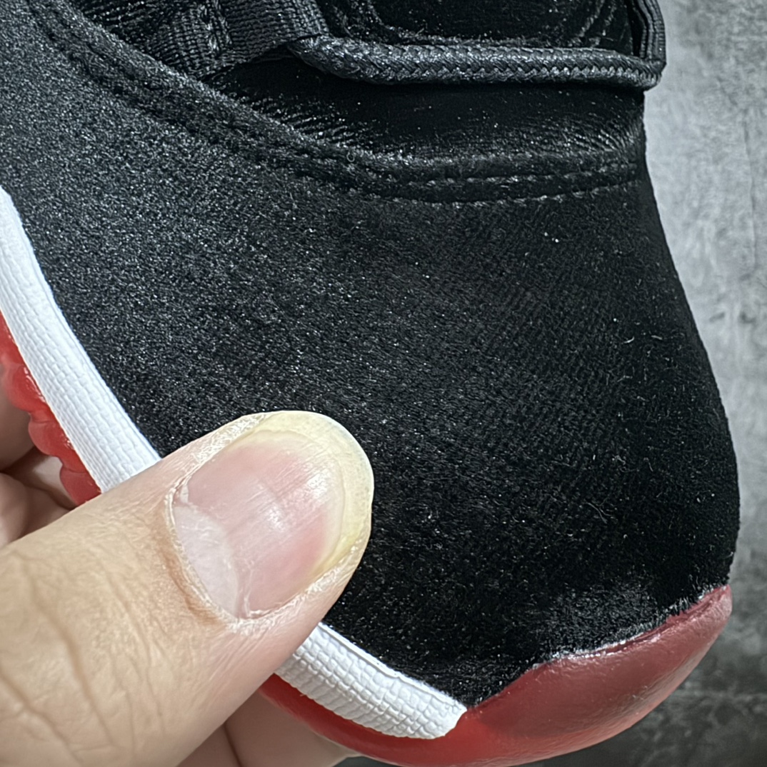 图片[7]-【外贸纯原】耐克Nike Air Jordan 11 Retro\”Bred Velvet \”AJ11代迈克尔·乔丹高帮运动文化篮球鞋“黑红公牛丝绒”DB5457-061n男女鞋真标半码制n升级原楦原纸版数据开发版型n采用丝绒面料鞋面材质n搭载原厂碳纤维缓震中 还原ZP细节n原厂流水成型工艺n厂级拉帮注胶效果❗️ 尺码：36 36.5 37.5 38 38.5 39 40.5 41 42 42.5 43 44 44.5 45 46 47.5 编码：X10380420-鞋库