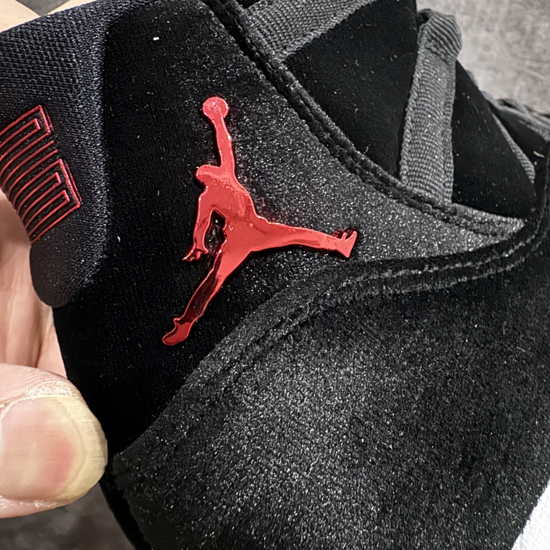 图片[5]-【外贸纯原】耐克Nike Air Jordan 11 Retro\”Bred Velvet \”AJ11代迈克尔·乔丹高帮运动文化篮球鞋“黑红公牛丝绒”DB5457-061n男女鞋真标半码制n升级原楦原纸版数据开发版型n采用丝绒面料鞋面材质n搭载原厂碳纤维缓震中 还原ZP细节n原厂流水成型工艺n厂级拉帮注胶效果❗️ 尺码：36 36.5 37.5 38 38.5 39 40.5 41 42 42.5 43 44 44.5 45 46 47.5 编码：X10380420-鞋库