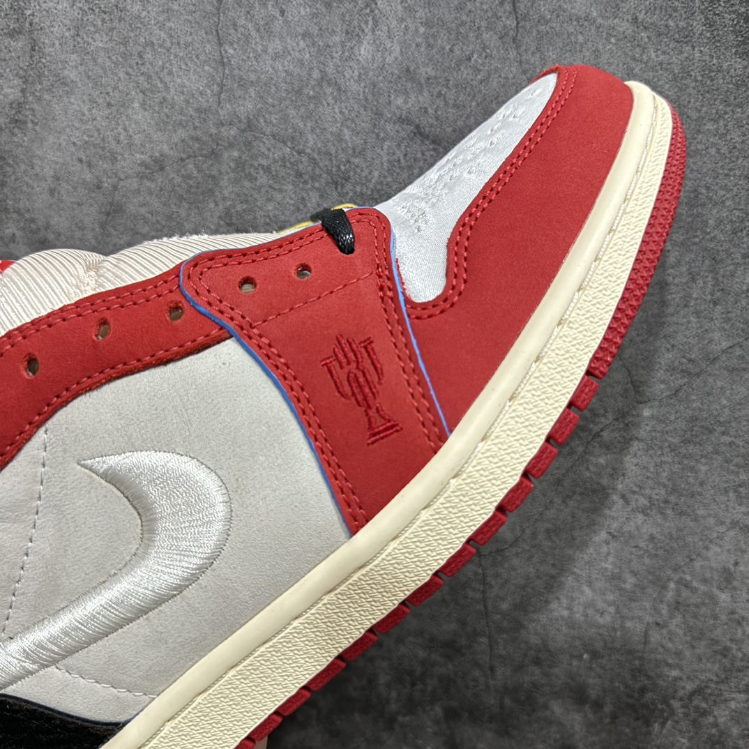 图片[6]-【纯原LW版本】Trophy Room x Air Jordan 1 Low \”Home\” 白红 限定款n超限量联名单品 采用丝绸布组合皮革鞋面材质 鞋垫嵌入缓震EVA物料 鞋舌海绵填充 正确开发金属飞翼 缜密的中底拉帮工艺 外置耐磨橡胶隔色大底 细节完美 区别市面版本货号： HV6157-100  尺码：40-47.5 编码：X10410430-鞋库