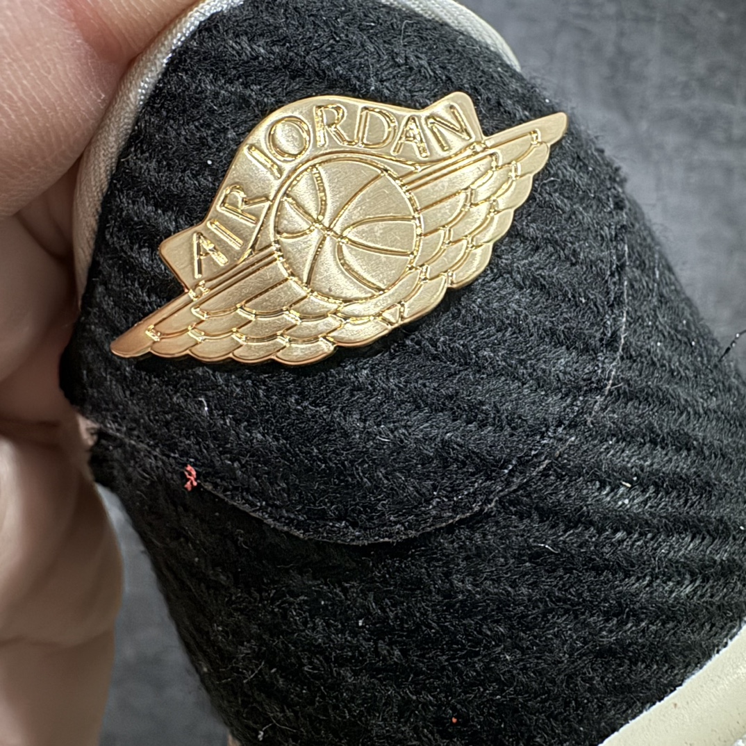 图片[2]-【纯原LW版本】Trophy Room x Air Jordan 1 Low \”Home\” 白红 限定款n超限量联名单品 采用丝绸布组合皮革鞋面材质 鞋垫嵌入缓震EVA物料 鞋舌海绵填充 正确开发金属飞翼 缜密的中底拉帮工艺 外置耐磨橡胶隔色大底 细节完美 区别市面版本货号： HV6157-100  尺码：40-47.5 编码：X10410430-鞋库