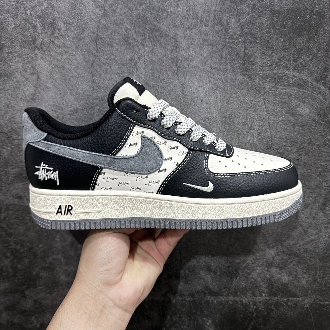 【公司级】Nk Air Force 1\’07 Low 斯图西联名-黑灰英文 空军一号低帮休闲板鞋 XZ3328-566rn#原楦头原纸板 原装鞋盒 定制五金配件 内置全掌气垫 原厂鞋底 r 尺码：36 36.5 37.5 38 38.5 39 40 40.5 41 42 42.5 43 44 44.5 45 编码：HXS310320-鞋库