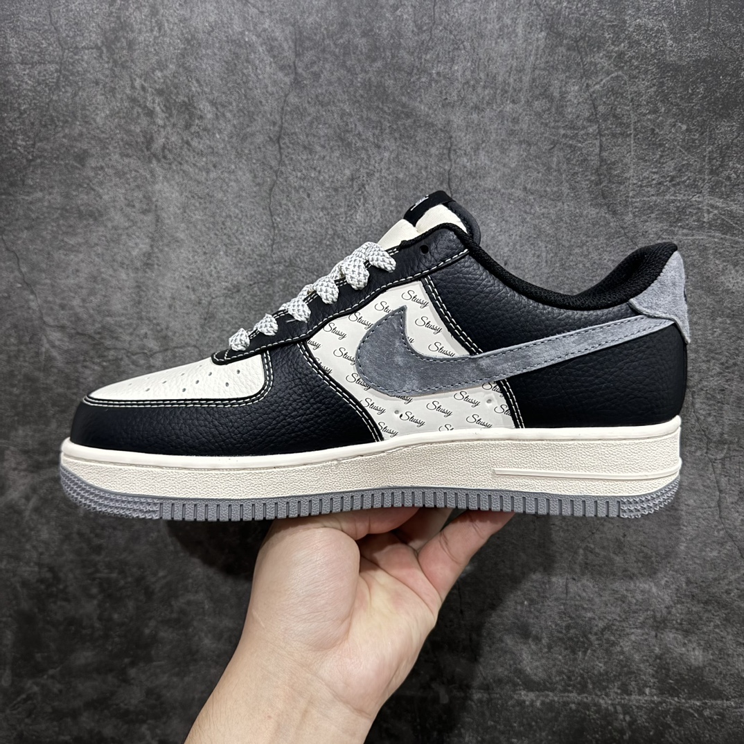 图片[2]-【公司级】Nk Air Force 1\’07 Low 斯图西联名-黑灰英文 空军一号低帮休闲板鞋 XZ3328-566rn#原楦头原纸板 原装鞋盒 定制五金配件 内置全掌气垫 原厂鞋底 r 尺码：36 36.5 37.5 38 38.5 39 40 40.5 41 42 42.5 43 44 44.5 45 编码：HXS310320-鞋库