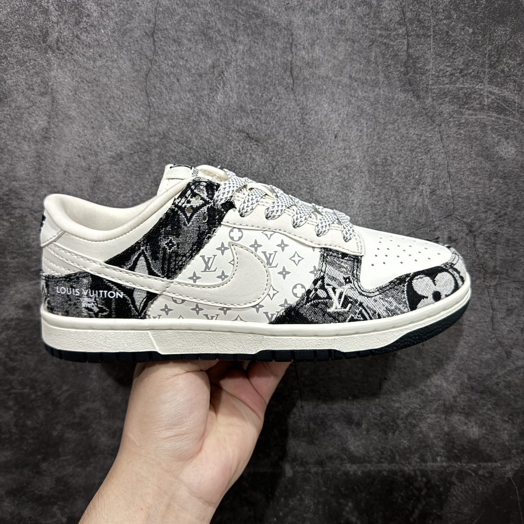 【定制版】Nk SB Dunk Low LV联名-白黑牛仔印花 3m反光 夜光效果 周年高端定制 低帮休闲板鞋 #高端定制鞋盒 大厂纯原品质出货 超高清洁度 皮料切割干净无任何毛边 细节完美货号：QF1568-141  尺码：36 36.5 37.5 38 38.5 39 40 40.5 41 42 42.5 43 44 44.5 45 编码；QF280300-鞋库