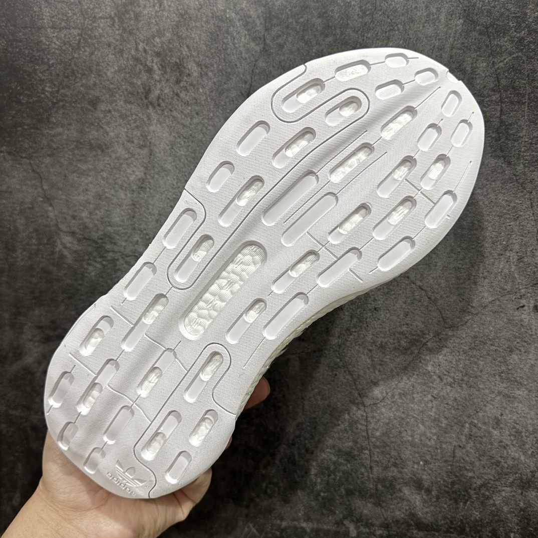 图片[9]-【特价福利】公司级AD Nite Jogger 2019 Boost 联名夜行者复古跑鞋 原厂材料 原厂大底 私家独模 网布搭配麂皮拼接打造鞋面 极具复古风格鞋头及鞋跟点缀3M反光设计极为亮眼中底采用全掌 Boost 科技 厚度相当可观 脚感极佳 尺码：36 36.5 37 38 38.5 39 40 40.5 41 42 42.5 43 44 44.5 45-选品中心