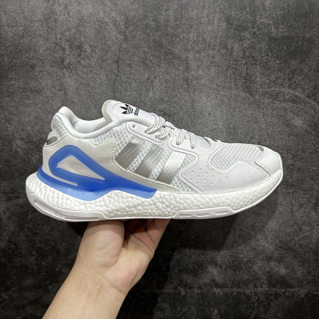 【特价福利】公司级AD Nite Jogger 2019 Boost 联名夜行者复古跑鞋 原厂材料 原厂大底 私家独模 网布搭配麂皮拼接打造鞋面 极具复古风格鞋头及鞋跟点缀3M反光设计极为亮眼中底采用全掌 Boost 科技 厚度相当可观 脚感极佳 尺码:36 36.5 37 38 38.5 39 40 40.5 41 42 42.5 43 44 44.5 45-选品中心