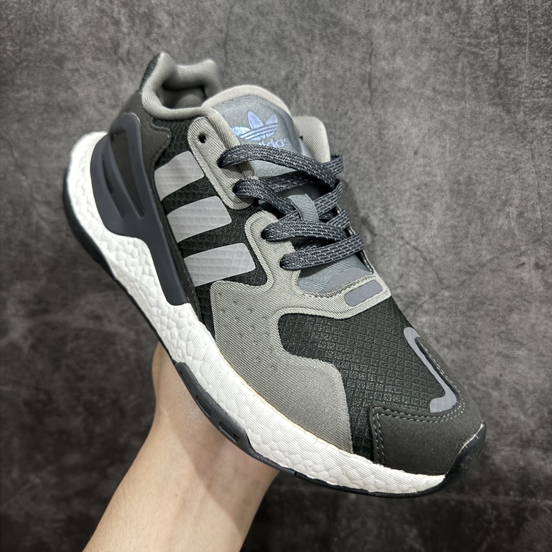 图片[3]-【特价福利】公司级AD Nite Jogger 2019 Boost 联名夜行者复古跑鞋 原厂材料 原厂大底 私家独模 网布搭配麂皮拼接打造鞋面 极具复古风格鞋头及鞋跟点缀3M反光设计极为亮眼中底采用全掌 Boost 科技 厚度相当可观 脚感极佳 尺码：36 36.5 37 38 38.5 39 40 40.5 41 42 42.5 43 44 44.5 45-选品中心