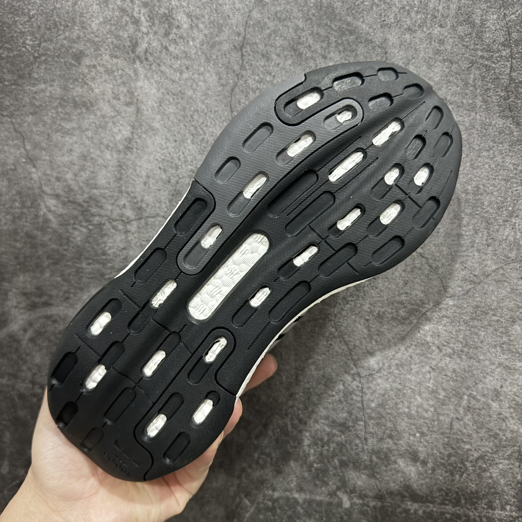 图片[9]-【特价福利】公司级AD Nite Jogger 2019 Boost 联名夜行者复古跑鞋 原厂材料 原厂大底 私家独模 网布搭配麂皮拼接打造鞋面 极具复古风格鞋头及鞋跟点缀3M反光设计极为亮眼中底采用全掌 Boost 科技 厚度相当可观 脚感极佳 尺码：36 36.5 37 38 38.5 39 40 40.5 41 42 42.5 43 44 44.5 45-选品中心