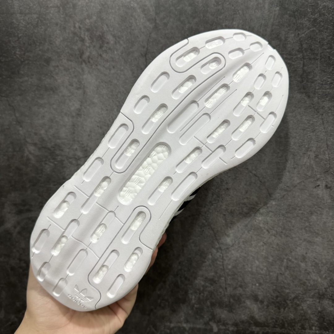 图片[9]-【特价福利】公司级AD Nite Jogger 2019 Boost 联名夜行者复古跑鞋 原厂材料 原厂大底 私家独模 网布搭配麂皮拼接打造鞋面 极具复古风格鞋头及鞋跟点缀3M反光设计极为亮眼中底采用全掌 Boost 科技 厚度相当可观 脚感极佳 尺码：36 36.5 37 38 38.5 39 40 40.5 41 42 42.5 43 44 44.5 45-选品中心