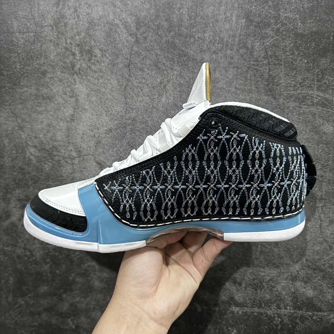 图片[2]-【外贸版】Air Jordan 23 UNC 高帮 黑白蓝 AJ23 乔丹23代 aj23 乔23 高邦 北卡蓝 乔丹篮球鞋系列n鞋身采用黑白红的配色方案，大面积的黑色皮革鞋身银色车线结合，带来奢华的质感以及震撼的视觉冲击，通过鞋身中部银色车线映出中底红色TPU包裹框架，加上鞋头延伸至鞋舌上白色斑点点缀，整体既吸睛又耐看；鞋舌上Jumpman Logo辅以雕刻呈现，鞋帮处采用编织织物，是整双鞋的亮点之一。 货号：318376-041 尺码：40 40.5 41 42 42.5 43 44 44.5 45 46 47.5  编码：XZ470500-鞋库