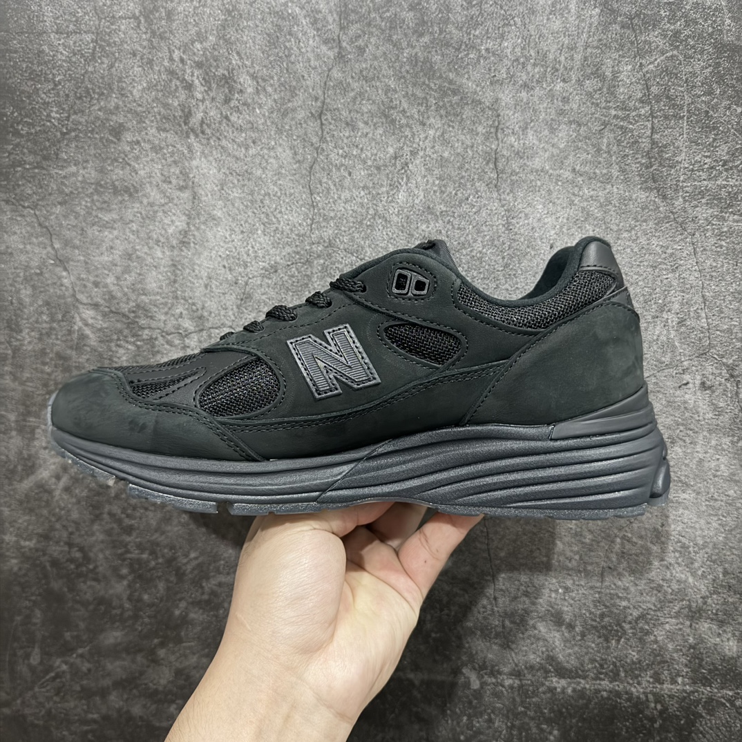 图片[2]-【总裁版本】STONE ISLAND x New Balance NB991V2 第一代总统复古慢跑鞋 石头岛联名 黑色 U991SK2n正确3M反光细节 原楦原纸版开发 正确6层组合底模精密开发 后跟透明TPU水晶装饰条稳固 沿用了引以为傲的跑鞋手工技艺 采用猪皮绒面并包裹局部透气网面的鞋身设计 菱网鞋舌上刻有New Balance USA 鞋面依旧身着经典的大热之灰 彰显了其高端的品质身份  尺码：36 37 37.5 38 38.5 39 40 40.5 41.5 42 42.5 43 44 45 46.5 编码：NM350370-鞋库