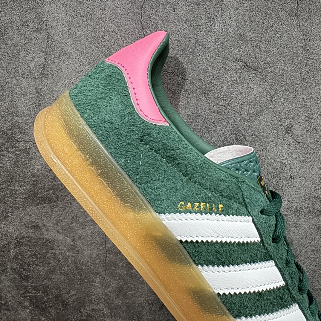 图片[7]-【纳帕软皮版】AD Original Gazelle Trainers 瞪羚室内鞋系列低帮复古百搭休闲运动德训风板鞋 IG5929n高端零售特供批次 原厂定制长毛翻毛皮组合环保纤维革鞋面材质 内置环保海玻璃鞋垫 外置RB橡胶大底 产品品控稳定性领先行业 原厂全套原楦原纸板冲刀磨具开发 原厂皮料加持 原厂港宝加持定型后跟R度完美 将复古进行到底 简约流畅 三十年不变经典 这款Gazelle运动鞋 无论面料、配色、质感或设计 都只在重现其1991年原款的经典 皮革鞋面 撞色三条纹和鞋跟标的设计 力求呈现90年代的经典复古风潮 Samba火热的同时 也带动了其它的复古鞋型 Gazelle便是其中一只 Gazelle Indoor拥有包边更宽的T字型鞋头 更好的保护运动员的前掌 浓浓的复古氛围感 非常适合现在流行的Cleanfit风格  尺码：35.5 36 36⅔ 37⅓ 38 38⅔ 39⅓ 40 40⅔ 41⅓ 42 42⅔ 43⅓ 44 44⅔ 45 编码：NMSA240260-鞋库