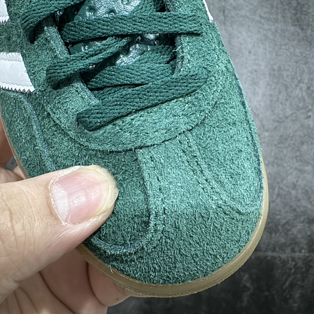 图片[4]-【纳帕软皮版】AD Original Gazelle Trainers 瞪羚室内鞋系列低帮复古百搭休闲运动德训风板鞋 IG5929n高端零售特供批次 原厂定制长毛翻毛皮组合环保纤维革鞋面材质 内置环保海玻璃鞋垫 外置RB橡胶大底 产品品控稳定性领先行业 原厂全套原楦原纸板冲刀磨具开发 原厂皮料加持 原厂港宝加持定型后跟R度完美 将复古进行到底 简约流畅 三十年不变经典 这款Gazelle运动鞋 无论面料、配色、质感或设计 都只在重现其1991年原款的经典 皮革鞋面 撞色三条纹和鞋跟标的设计 力求呈现90年代的经典复古风潮 Samba火热的同时 也带动了其它的复古鞋型 Gazelle便是其中一只 Gazelle Indoor拥有包边更宽的T字型鞋头 更好的保护运动员的前掌 浓浓的复古氛围感 非常适合现在流行的Cleanfit风格  尺码：35.5 36 36⅔ 37⅓ 38 38⅔ 39⅓ 40 40⅔ 41⅓ 42 42⅔ 43⅓ 44 44⅔ 45 编码：NMSA240260-莆田鞋批发中心