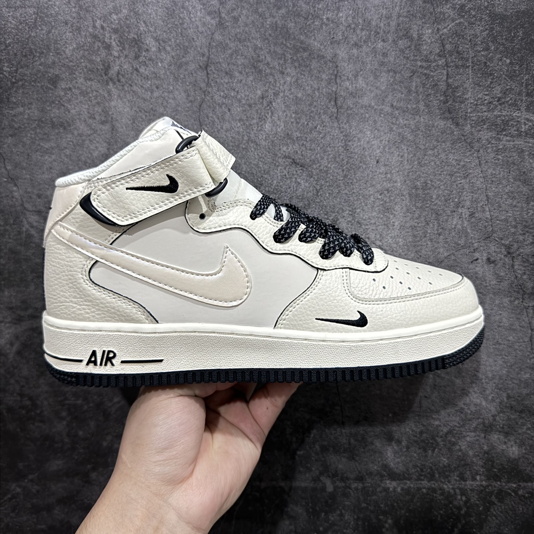 【定制版】Nk Air Force 1\’07 Mid 黑珠光小勾 空军一号中帮休闲板鞋 SG2356-807n#3M反光 定制皮料 原楦原纸板 纯正版型 清洁度完美 内置全掌气垫 尺码：36 36.5 37.5 38 38.5 39 40 40.5 41 42 42.5 43 44 44.5 45 编码：LF310320-鞋库