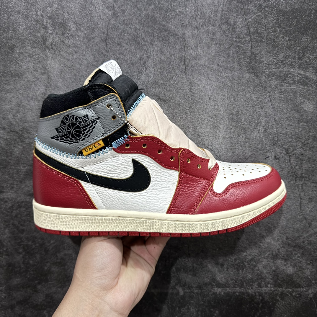 【纯原F版】Union X Air Jordan 1 Retro High NRGn限量联名 黑白红拼接 实拍首发官方货号：HV8563 6001229n唯一可媲美原版 同价位区间无对手n全鞋电脑针车 精确间距匹配国内顶级头层皮料订染 用料绝不含糊飞翼3D高频深度立体 全方位比对原鞋n皮料全程玻璃冲刀 冲裁 清洁度完美工艺方面漏斗收腰 底线拉帮 LOGO立体 小到针眼排布 载片对称 冲孔效果 鞋标规范 鞋垫背胶等等n不吹不黑这个价位无敌，绝对无敌Size：36 36.5 37.5 38 38.5 39 40 40.5 41 42 42.5 43 44 44.5 45 46 47.5 编码：SL310340-鞋库