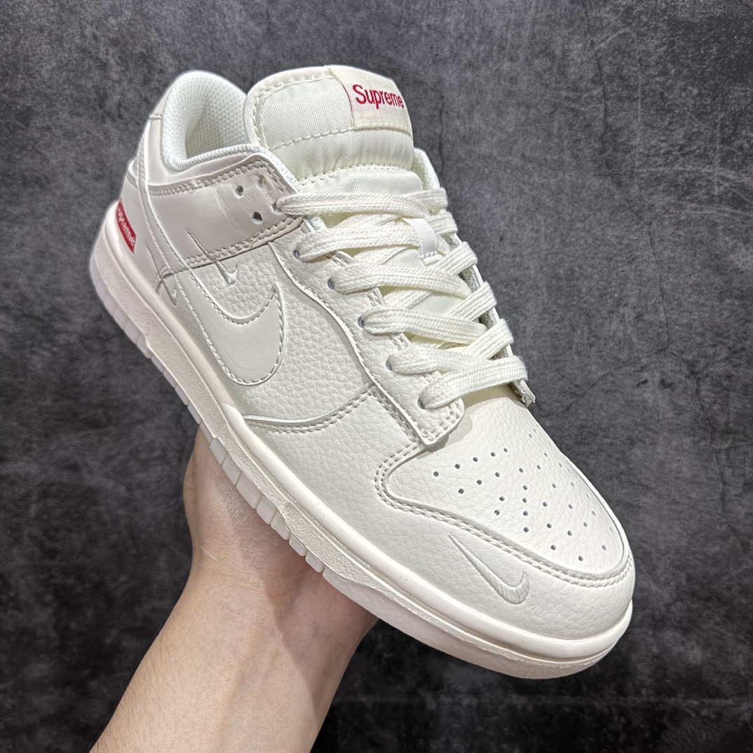 图片[3]-【定制版】Nk SB Dunk Low Supreme联名-米白双勾 周年高端定制 低帮休闲板鞋 BB8675-104 #定制鞋盒 大厂纯原品质出货 超高清洁度 皮料切割干净无任何毛边 细节完美   尺码：36-46 编码：FS240260-鞋库