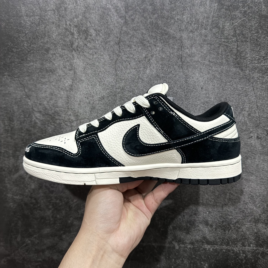 图片[2]-【定制版】Nk SB Dunk Low 斯图西联名-刺绣黑勾 周年高端定制 低帮休闲板鞋 MM1089-034rn#定制鞋盒 大厂纯原品质出货 超高清洁度 皮料切割干净无任何毛边 细节完美 r 尺码：36 36.5 37.5 38 38.5 39 40 40.5 41 42 42.5 43 44 44.5 45 编码：HXS320340-莆田鞋批发中心