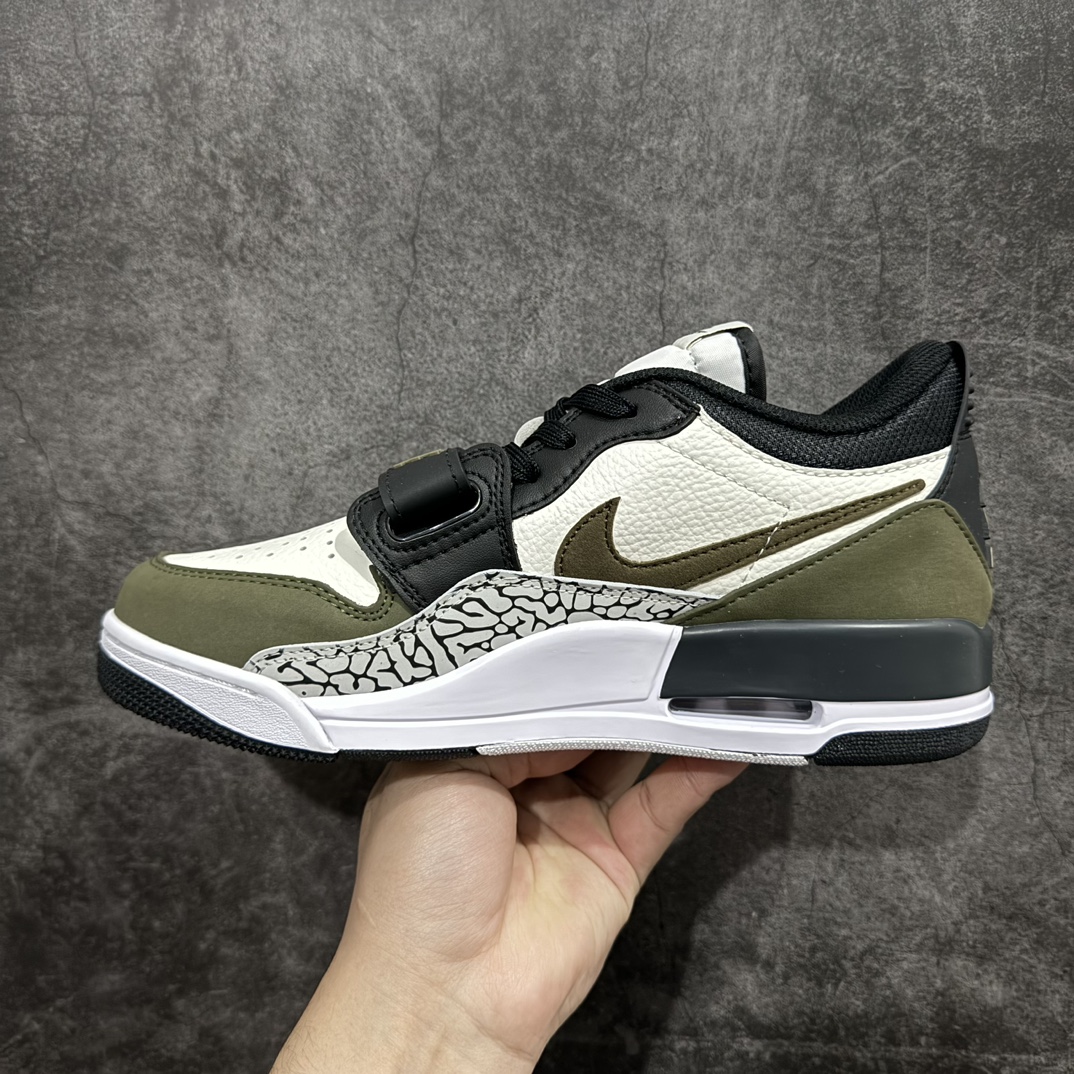 图片[2]-【纯原N版】Air Jordan Legacy AJ312 Low低帮复古篮球鞋  CD7069-120nn市场最强独一档产物 全套原纸板楦头开发 原厂大底磨具加持立体防滑纹理 原档数据后跟TPU子母扣魔术贴 原装可视Air Sole气垫 原汁原味最完美的312代版型 唯一正确鞋头趴度弧度高度鞋身腰线 进口港宝加持 后跟自然饱满 全鞋荧光划线卡点 追求极致完美 每一双都是工艺品 多重QC质检 超越公司货的品控标准 实实在在的免检产品 鞋身采用了皮革材质打造 横跨鞋面的魔术贴十分吸睛 侧面的Swoosh Logo的一部分被鞋面遮挡了一部分 颇具玩味 魔术贴上标有NK标识 而鞋舌上是Jordan的经典红色飞翼Logo 后跟和鞋底均采用了AJ3的设计 后跟上同样也使用了经典的爆裂纹图案SIZE：36 36.5 37.5 38 38.5 39 40 40.5 41 42 42.5 43 44 44.5 45 46 47.5 编码：QH2802300-鞋库