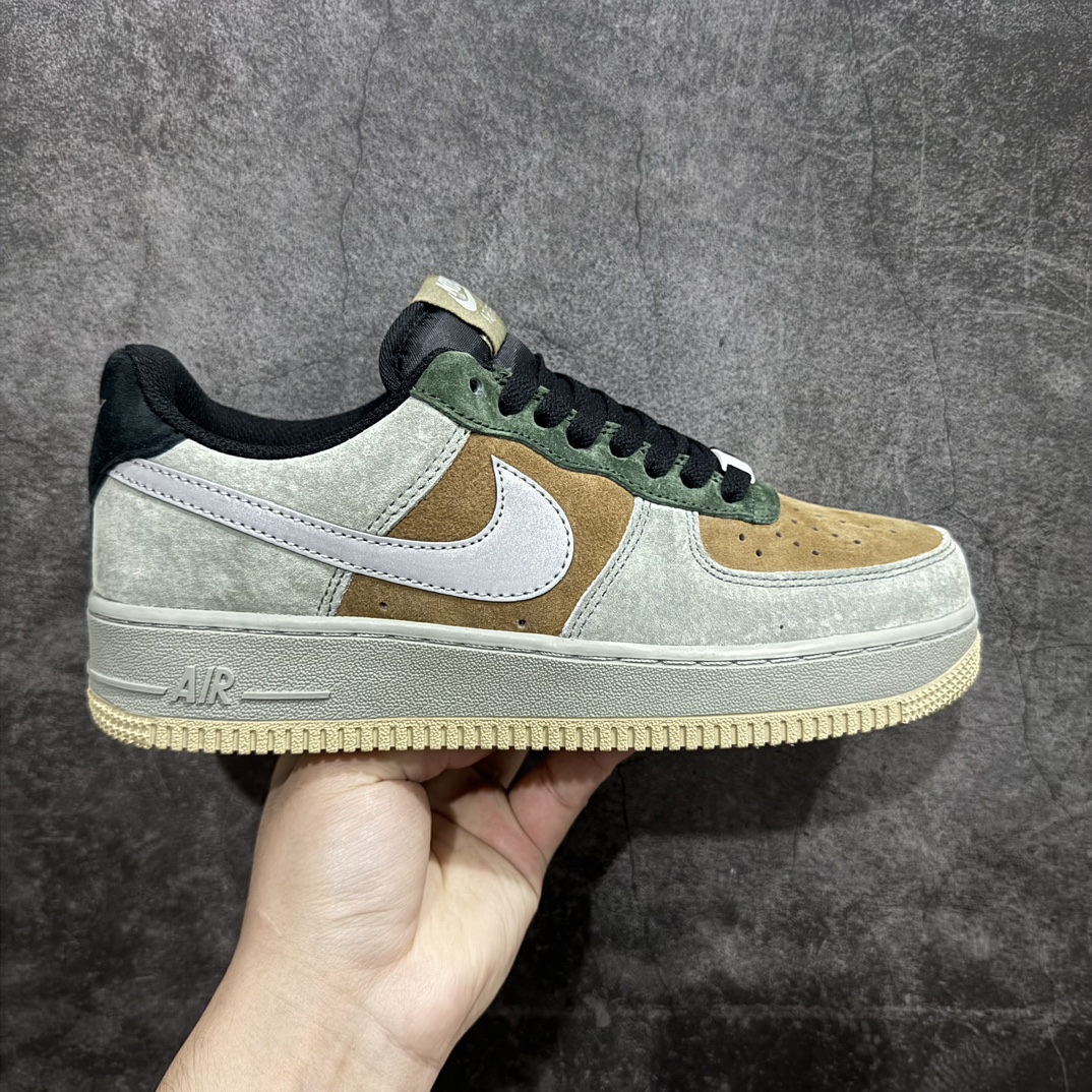 【公司级】Nike Air Force 1 Low ’07 “Christmas”圣诞树主题配色 空军一号低帮休闲板鞋 原厂麂皮 原楦原纸板 纯正版型 正品NFC感应芯片 高清洁度 内置全掌气垫 货号：CQ5059-101 Size：36 36.5 37.5 38 38.5 39 40 40.5 41 42 42.5 43 44 44.5 45 编码：HXS310320-鞋库