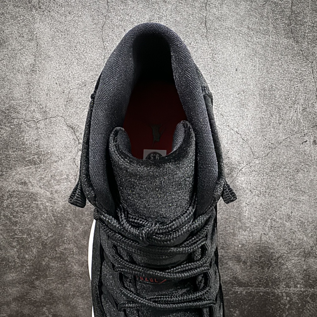 图片[8]-【顶级原装版】Air Jordan  AJ 11 Retro \”Bred Velvet\” 高帮 黑红天鹅绒nn新工厂出货 专业主打AJ11系列n同价位无对手 随意pk市面同级别的版本n原材料打造 无论版型做工还是细节 都无可挑剔n中底走线密度 钢印一应俱全 强烈推荐的低价好版本💪🏻nn作为AJ11的传奇配色，黑红的搭配永远是那么的吸睛！n鞋身采用丝绒面料打造整体设计，以奢华型格焕新演绎，沿袭经典配色带来与众不同的光泽质感效果。n后跟依然使用经典二三呈现，以及带有特殊的金属红色Jumpman Logo点缀，十分精致，闪闪发光的感觉，真是帅到爆!! 货号：DB5457-061 尺码:36 36.5 37.5 38 38.5 39 40 40.5 41 42 42.5 43 44 45 46 47.5 编码：WE310340-鞋库