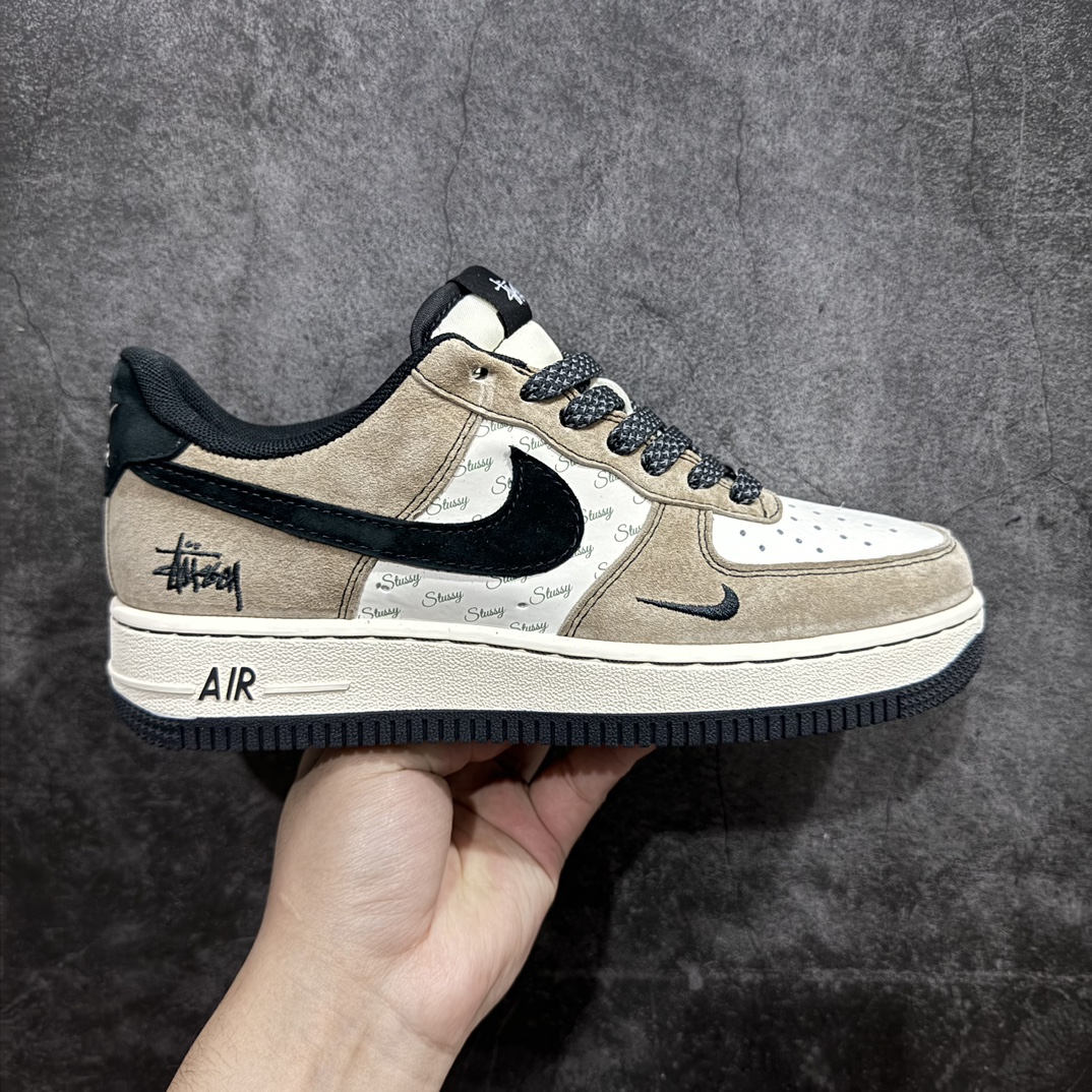 【公司级】Nike Air Force 1 Low 07 x Stussy 米棕黑小钩满天星n原楦头原纸板 打造纯正低帮空军版型 专注外贸渠道 全掌内置蜂窝气垫原盒配件 原厂中底钢印、拉帮完美官方货号：XZ6188 999 Size：36 36.5 37.5 38 38.5 39 40 40.5 41 42 42.5 43 44 44.5 45 编码：HXS310320-鞋库