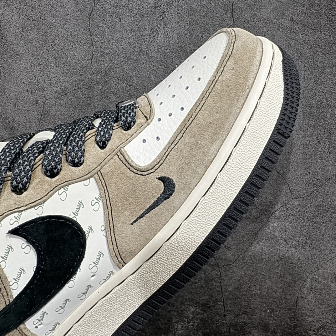 图片[6]-【公司级】Nike Air Force 1 Low 07 x Stussy 米棕黑小钩满天星n原楦头原纸板 打造纯正低帮空军版型 专注外贸渠道 全掌内置蜂窝气垫原盒配件 原厂中底钢印、拉帮完美官方货号：XZ6188 999 Size：36 36.5 37.5 38 38.5 39 40 40.5 41 42 42.5 43 44 44.5 45 编码：HXS310320-鞋库