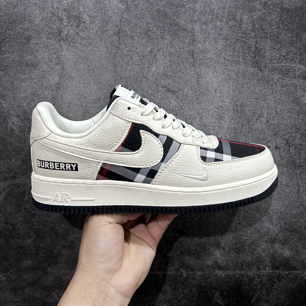 【定制版】Nk Air Force 1\’07 Low 巴宝莉联名-米白黑格 空军一号低帮休闲板鞋 DF0180-005rn#原楦头原纸板 原装鞋盒 定制五金配件 内置全掌气垫 原厂鞋底 r 尺码：36 36.5 37.5 38 38.5 39 40 40.5 41 42 42.5 43 44 44.5 45  编码：LF310320-鞋库