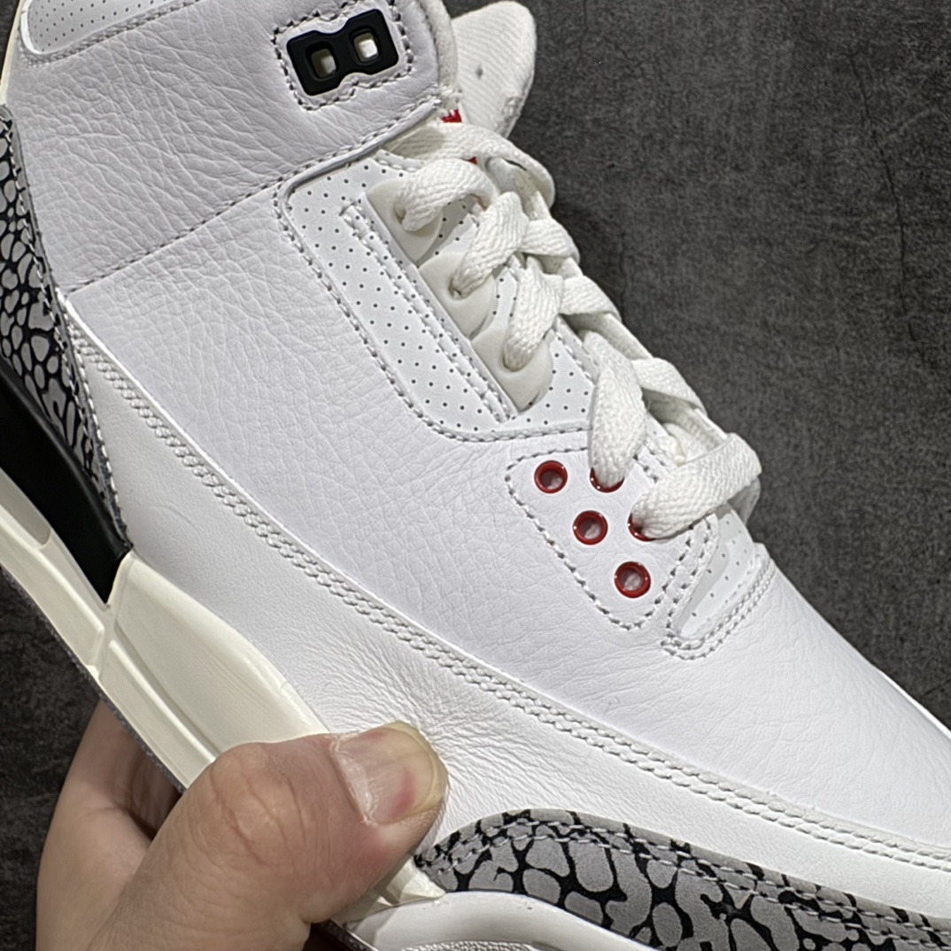 图片[5]-【GX/美版绿x】Air Jordan AJ3 Retro 做旧复古白水泥 DN3707-100nn圈内最强三代系列 匠心打造开发时长超过半年 目前可过各类鉴定或无法鉴定 裸鞋随便操作 全套原纸板楦头开发 原厂大底磨具加持立体防滑纹理 原装可视Air Sole气垫 原汁原味最完美的三代版型 唯一正确鞋头趴度弧度高度鞋身腰线 原厂TPU彩虹扎染后跟饰片 正确内里反口里网布 皮料菱角分明不变形无多余毛边 广东原厂zp同批次手工大底描漆拉丝 市场唯一原厂鞋扣模具 原厂织唛标 原厂飞人电绣工艺 尾指中部跳三针 独家绑鞋带手法 印刷中底布 四线拉帮 米色美纹纸贴合固定 进口港宝加持 后跟自然饱满 全鞋荧光划线卡点 追求极致完美 每一双都是工艺品 多重QC质检 超越公司货的品控标准 实实在在的免检产品SIZE：40 40.5 41 42 42.5 43 44 44.5 45 45.5 46 47.5 48.5 编码：X10490520-鞋库