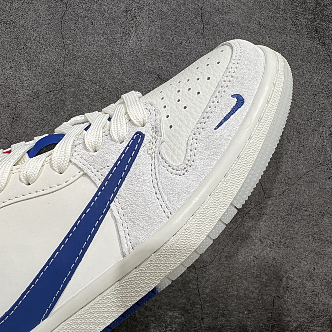 图片[6]-【定制版】Travis Scott x Fragment Design x Air Jordan 1 Low OG SP AJ1 乔1 Supreme联名-蓝白双拼 低帮文化休闲板鞋 CH6336-016rn#多方联名合作融合了Travis Scott 独特的音乐风格，藤原浩个性的设计风格以及Jordan品牌的经典元素 使其成为一双具有独特身份和价值的鞋子 清新而立体的外观加上联名标识更突出了其独特身份 这种配色方案显示出活力和时尚感 在视觉上引人注目  鞋身的质感和细腻的细节处理使其显得高端而格调十足  这款“倒钩”联名是设计与创意完美结合  融合多方的个性风格是一款备受瞩目的潮流鞋款r 尺码：36 36.5 37.5 38 38.5 39 40 40.5 41 42 42.5 43 44 44.5 45  编码：HXS320340-鞋库